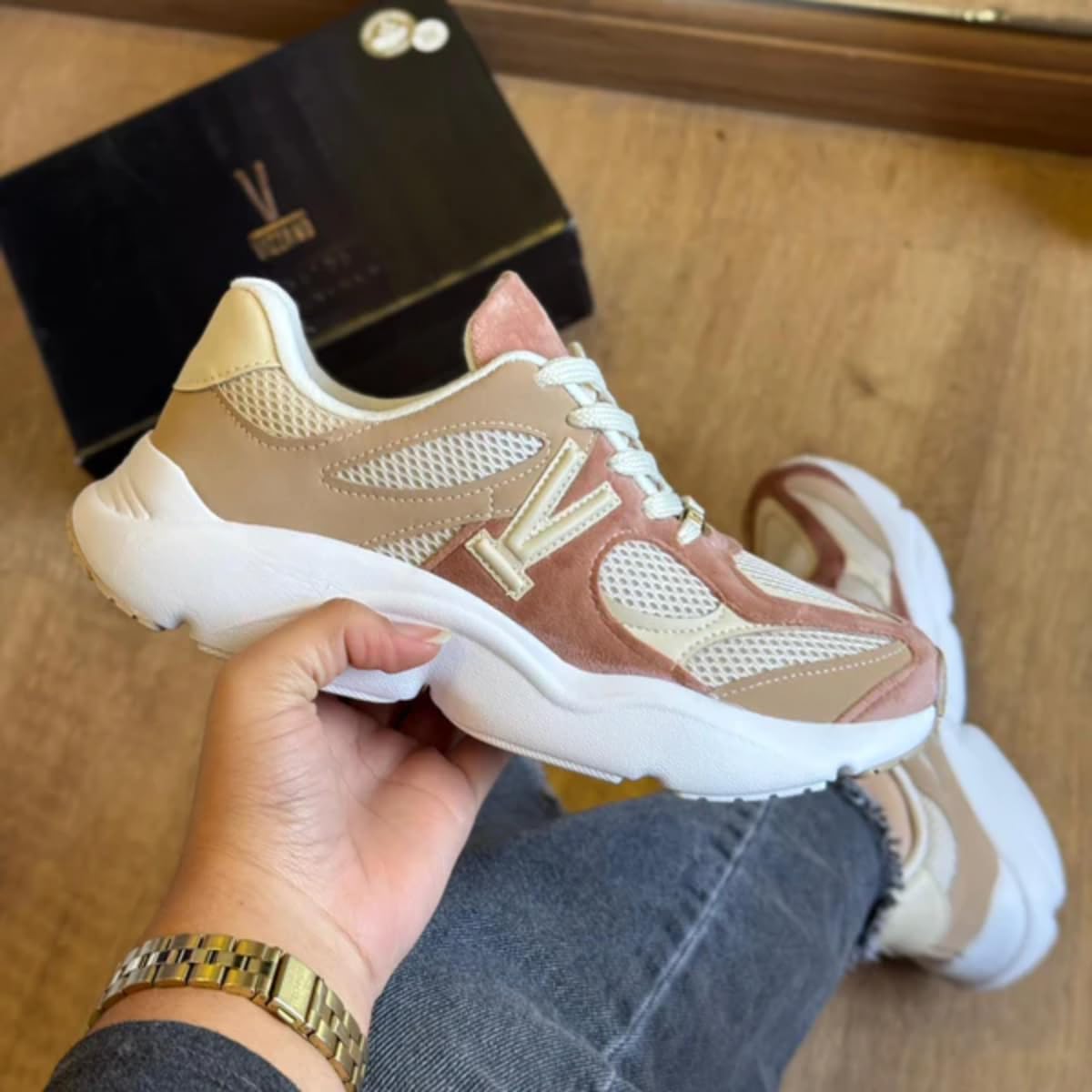 Tênis Feminino Vizzano – Sola Tratorada, Conforto, Leve e Uso Diário – Moderno e Estiloso (Branco Off/Rose/Bege, BR, Adulto, Numérico, 35)