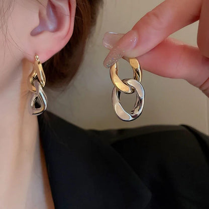 Brinco Feminino "Duo Color" – Design Moderno Bicolor em Prata e Dourado, Semijoia Sofisticada em Cobre – Estilo Versátil e Elegante – Acompanha Bolsa de Veludo