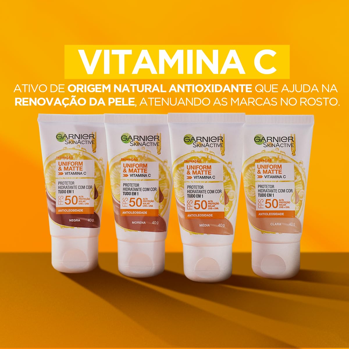 Garnier Skinactive Uniform & Matte Protetor Solar Hidratante Facial com Vitamina C, Efeito Matte Antioleosidade, Reduz e Previne Manchas, Tecnologia Camaleão, Cor Clara, 40g