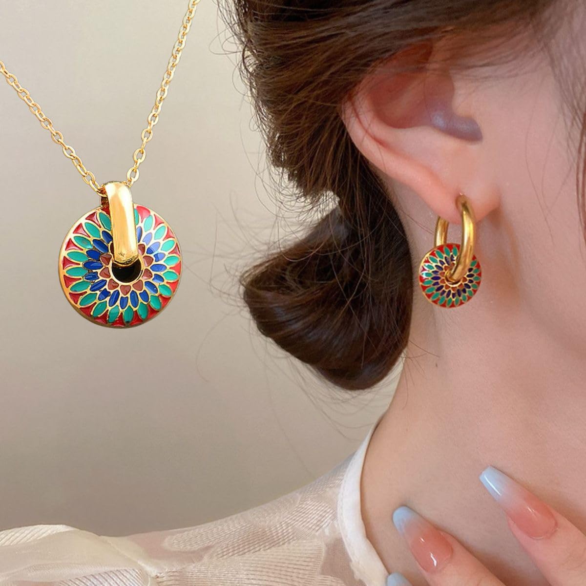 Conjunto Feminino ¨Talavera¨ em Aço Inoxidável – Brincos com Pingente Removível, Corrente 45cm – Cores Vibrantes, Estilo e Versatilidade – Acompanha Bolsa de Veludo