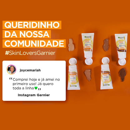 Garnier Skinactive Uniform & Matte Protetor Solar Hidratante Facial com Vitamina C, Efeito Matte Antioleosidade, Reduz e Previne Manchas, Tecnologia Camaleão, Cor Clara, 40g