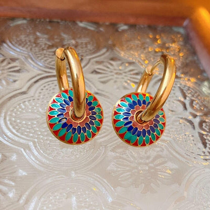 Conjunto Feminino ¨Talavera¨ em Aço Inoxidável – Brincos com Pingente Removível, Corrente 45cm – Cores Vibrantes, Estilo e Versatilidade – Acompanha Bolsa de Veludo