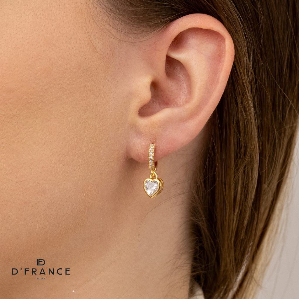 Brinco Argola Cravejada Com Coração Cristal Banhado a Ouro 18K - D France Semijóias