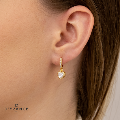 Brinco Argola Cravejado com Coração de Cristal Banhado a Ouro 18K