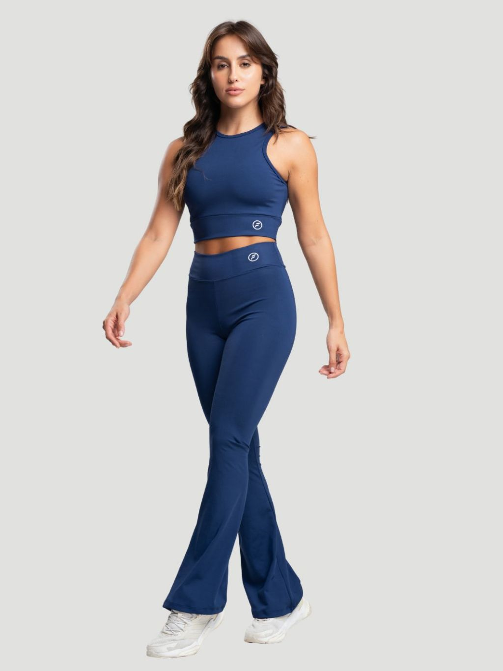 Conjunto para Academia Feminina – Calça Flare Bailarina e Top Regata Conforto e Sustentação