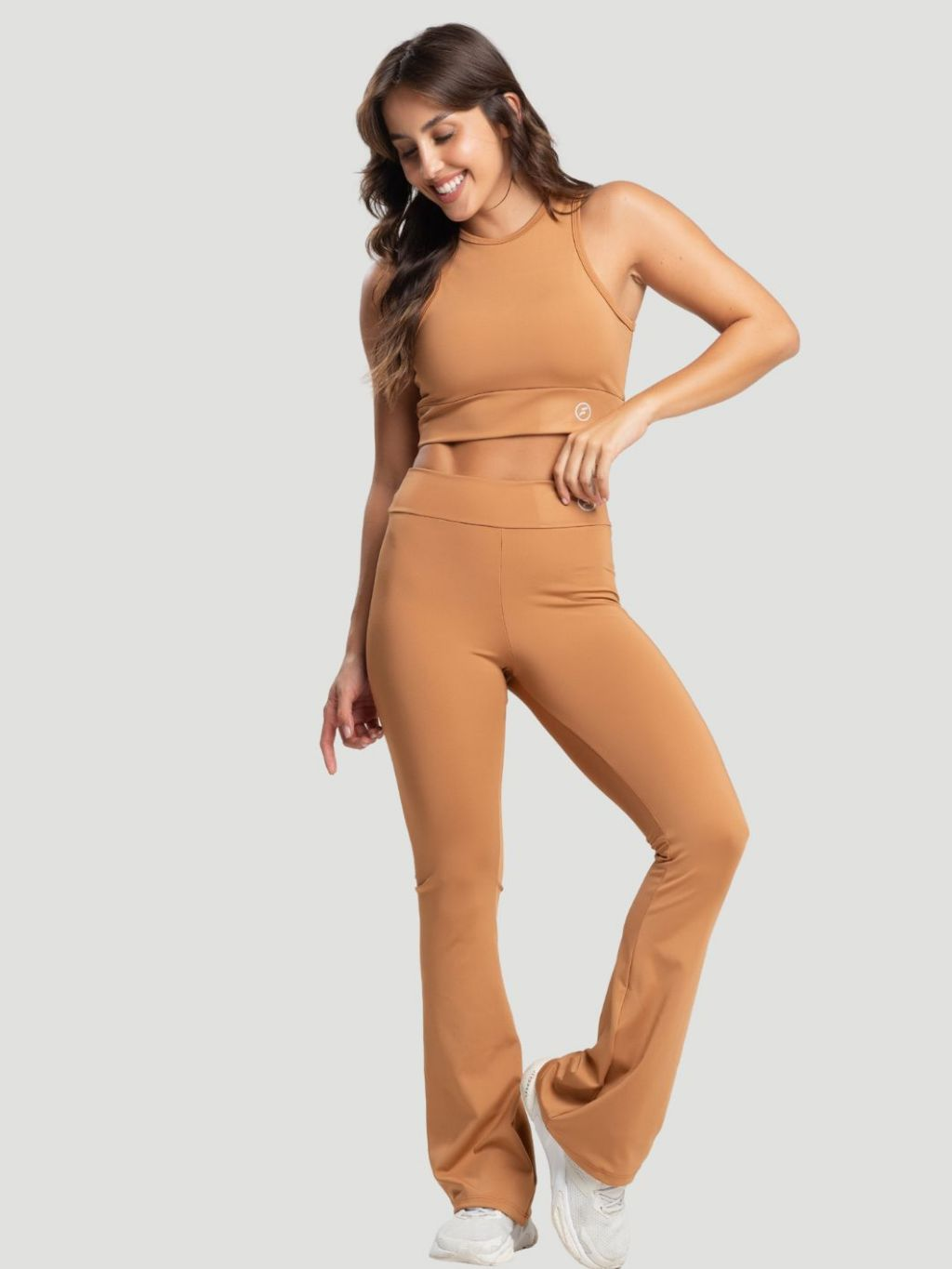Conjunto para Academia Feminina – Calça Flare Bailarina e Top Regata Conforto e Sustentação