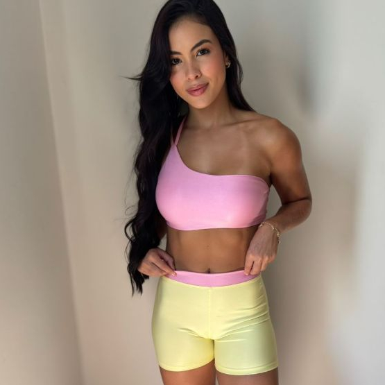 Conjunto Fitness Feminino com Top Forrado e Short de Cintura Alta