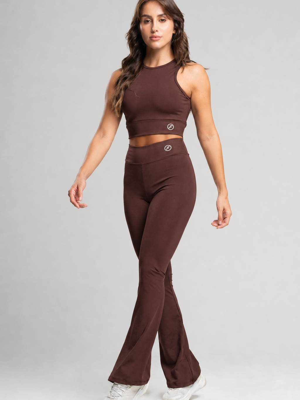 Conjunto para Academia Feminina – Calça Flare Bailarina e Top Regata Conforto e Sustentação