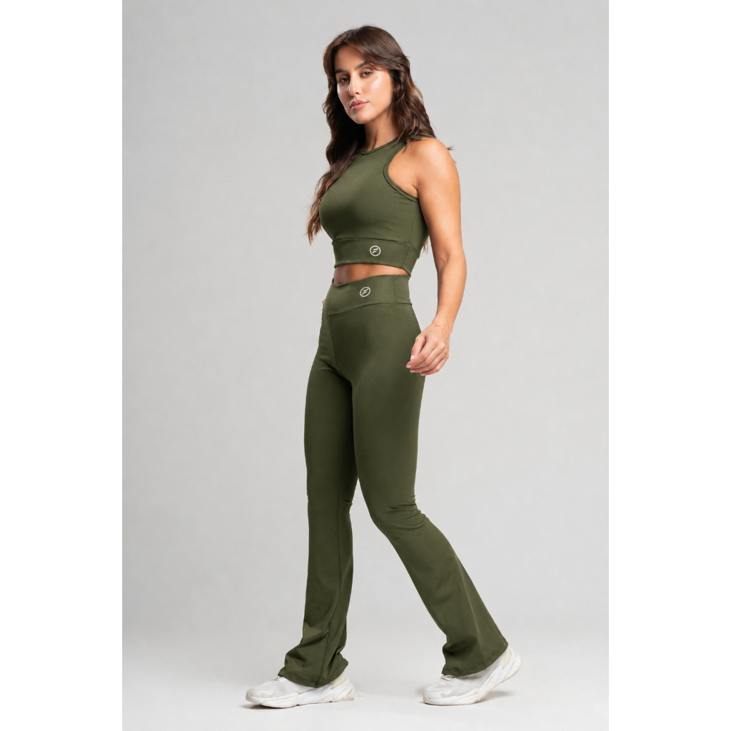 Conjunto Fitness Feminino Flare Bailarina com Top Regata