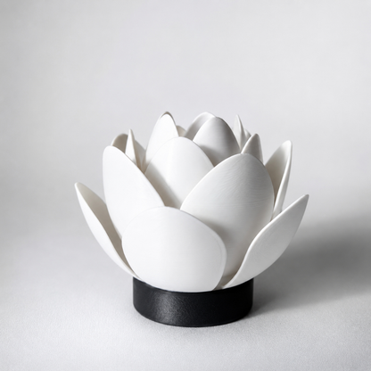 Luminária Flor de Lótus LED Decorativa – Pequeno Abajur de Mesa Zen para Quarto, Sala e Decoração