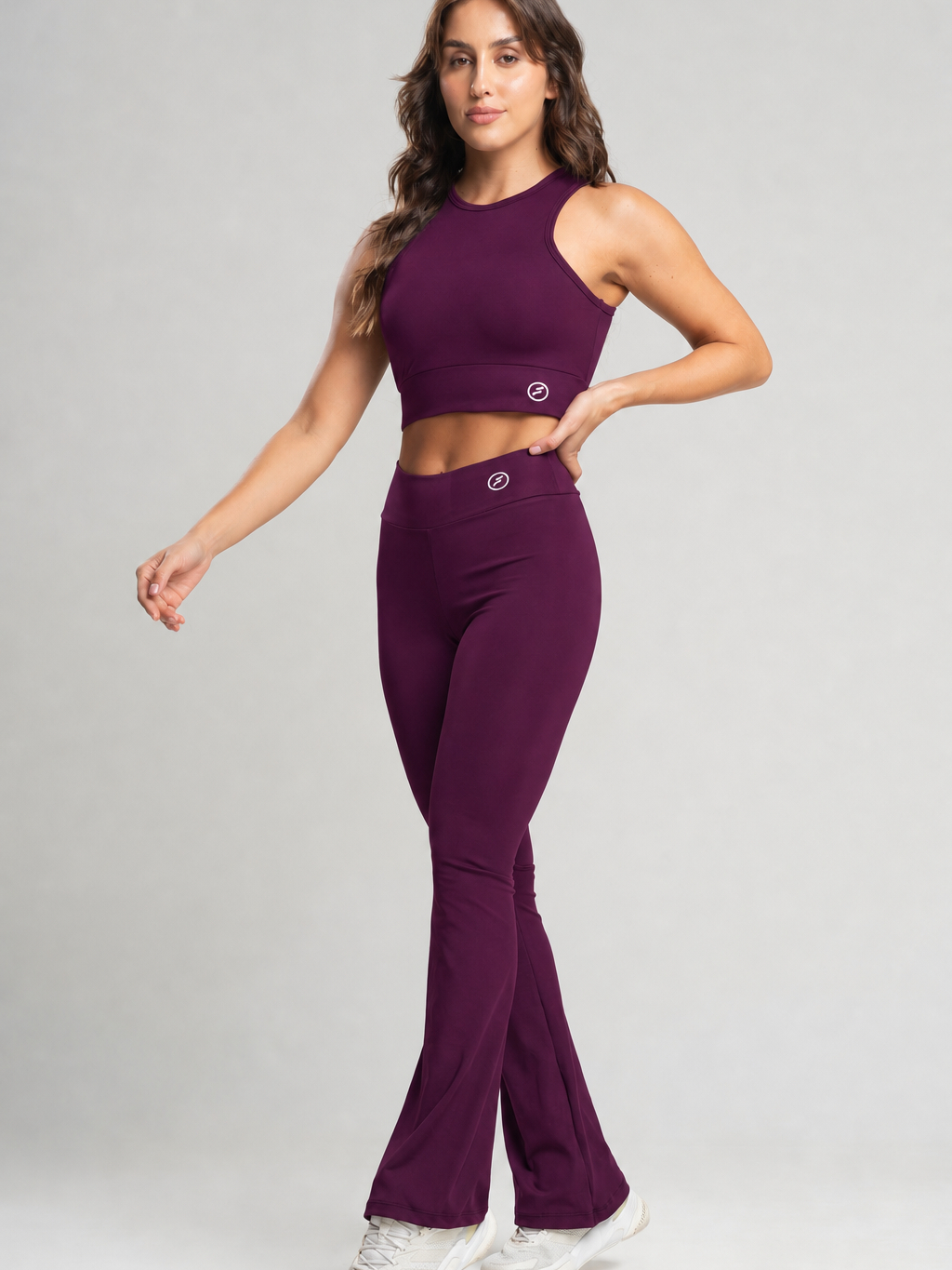 Conjunto para Academia Feminina – Calça Flare Bailarina e Top Regata Conforto e Sustentação